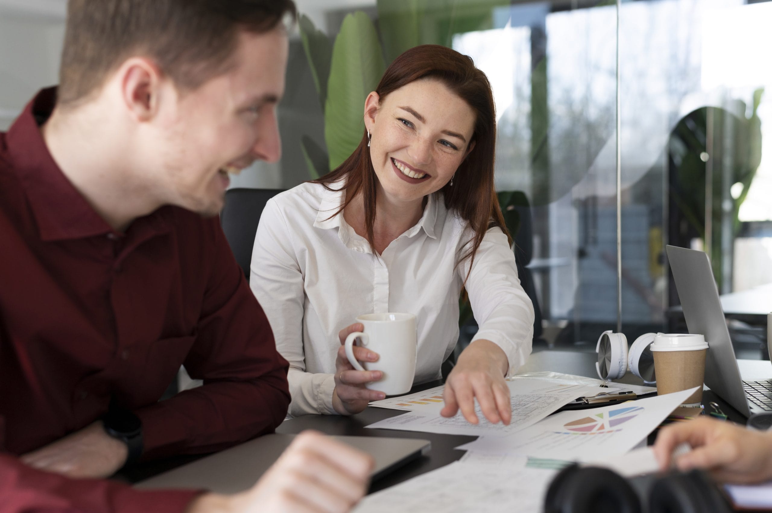 Como escolher uma contabilidade para prestadores de serviços? Saiba o que considerar na hora de contratar serviços contábeis.